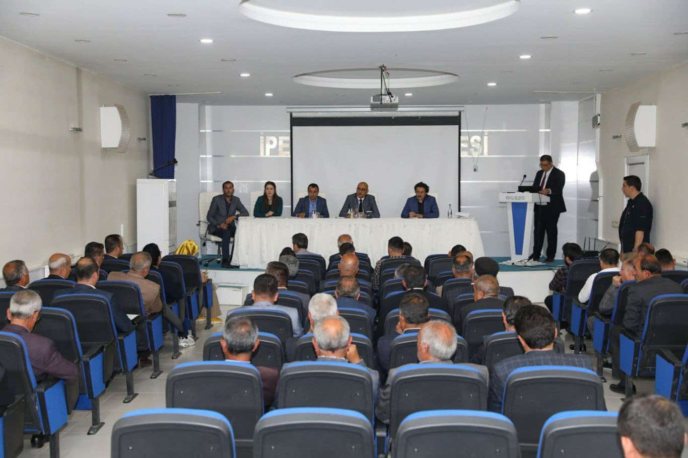Van'da muhtarlar ile koordinasyon toplantıları gerçekleştirildi Van'da muhtarlar ile koordinasyon toplantıları gerçekleştirildi